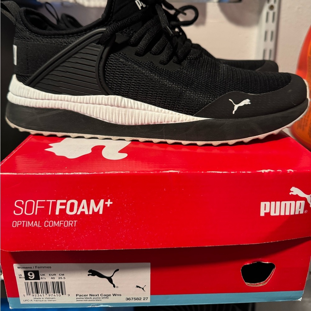 Puma Pacer Next Cage Black and White Womens size 9 (used)
